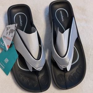 NIB Aerothotic sandals